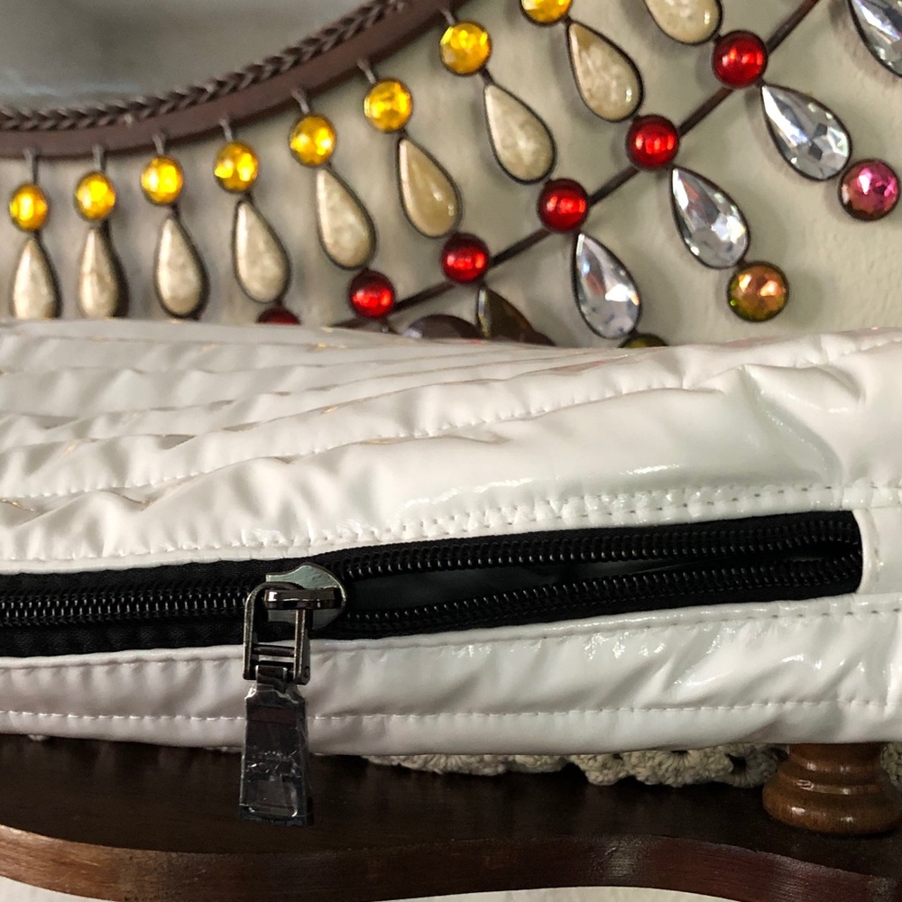 NWT THINK ROYLN White Patent Halfmoon Crossbody w/ Reversible Fashion Strap - Picture 4 of 8
